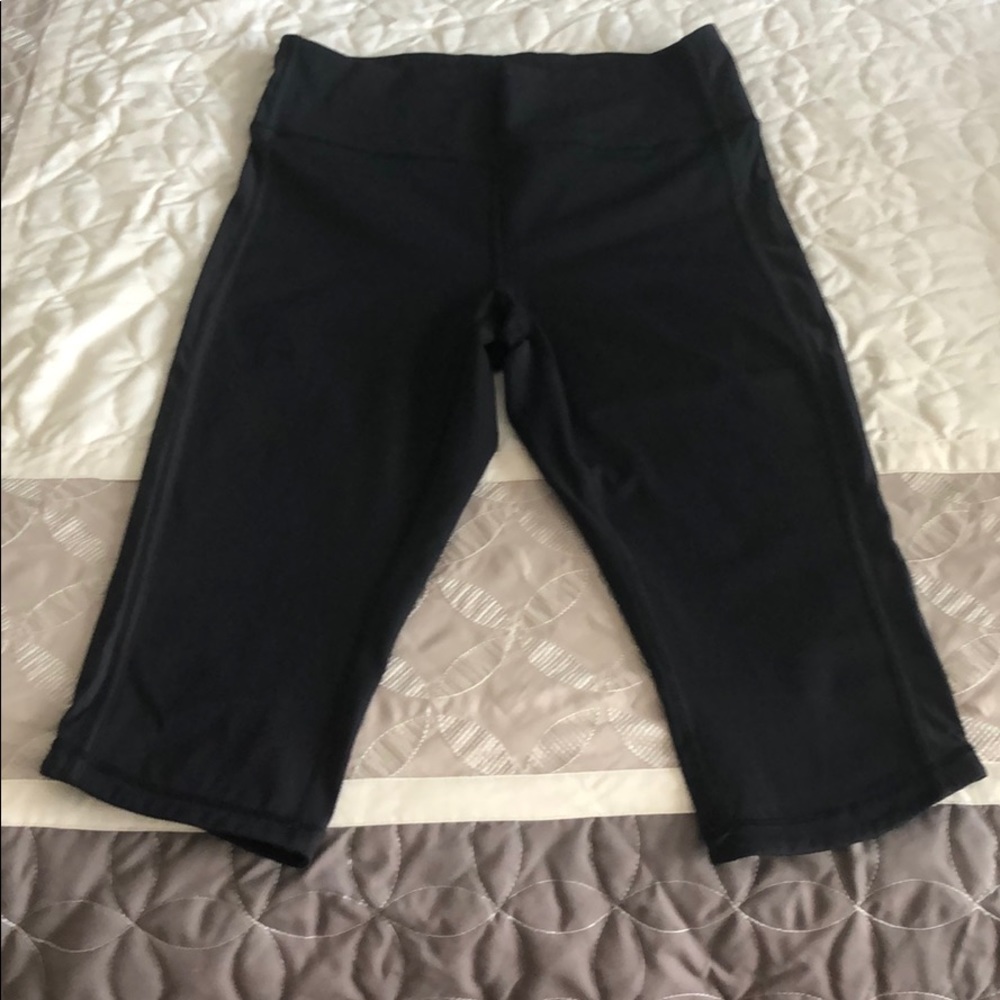 Lululemon - cropped leggings - gently worn